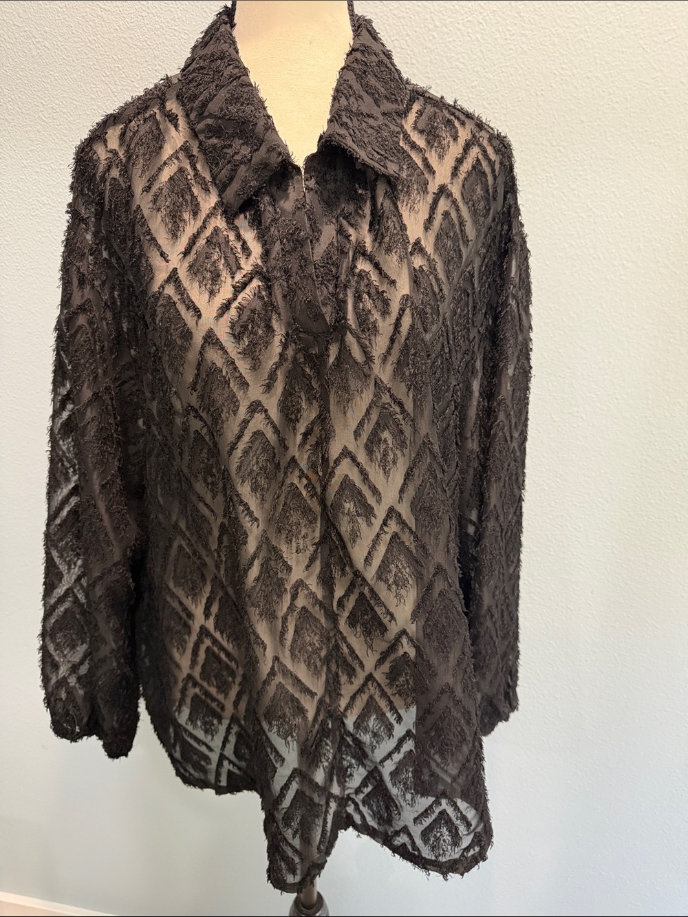 SHEIN Black Sheer Diamond-Textured Collared Blouse